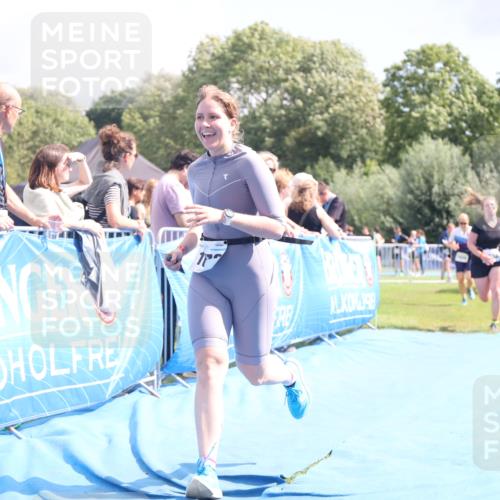 25.08.2024 - Elbe Triathlon Hamburg H.Heesch http://msf.ph/oto/6878926 25.08.2024 12:12:36 Ziel 1528, 1636, 1679 meine-sportfotos.de