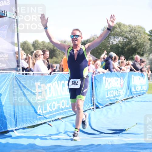 25.08.2024 - Elbe Triathlon Hamburg H.Heesch http://msf.ph/oto/6878927 25.08.2024 11:50:04 Ziel 411, 493, 509, 785 meine-sportfotos.de