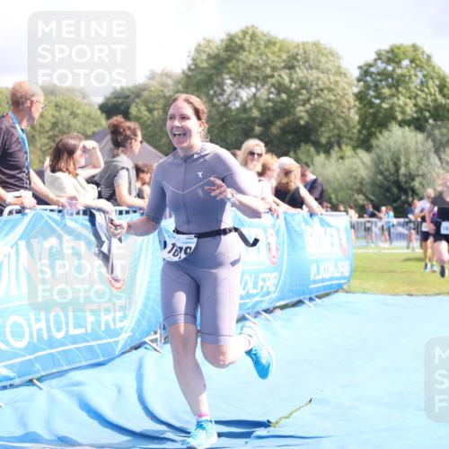 25.08.2024 - Elbe Triathlon Hamburg H.Heesch http://msf.ph/oto/6878930 25.08.2024 12:12:36 Ziel 1528, 1636, 1679 meine-sportfotos.de