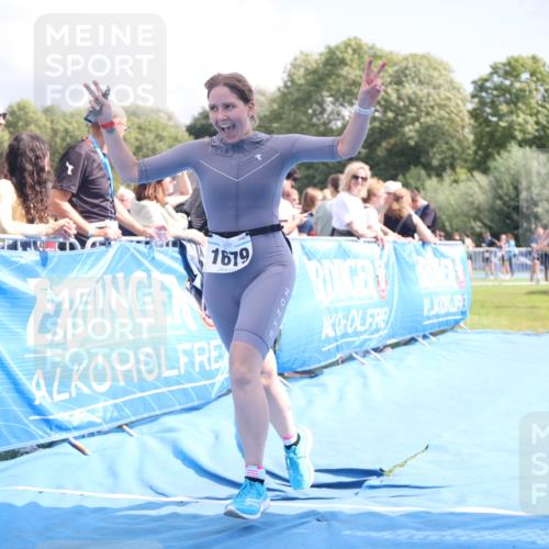 25.08.2024 - Elbe Triathlon Hamburg H.Heesch http://msf.ph/oto/6878937 25.08.2024 12:12:36 Ziel 1528, 1636, 1679 meine-sportfotos.de