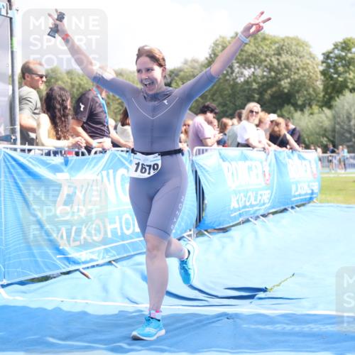 25.08.2024 - Elbe Triathlon Hamburg H.Heesch http://msf.ph/oto/6878941 25.08.2024 12:12:36 Ziel 1528, 1636, 1679 meine-sportfotos.de