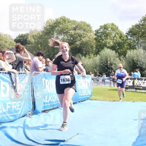 25.08.2024 - Elbe Triathlon Hamburg H.Heesch http://msf.ph/oto/6878960 25.08.2024 12:12:39 Ziel 1528, 1636, 1679 meine-sportfotos.de