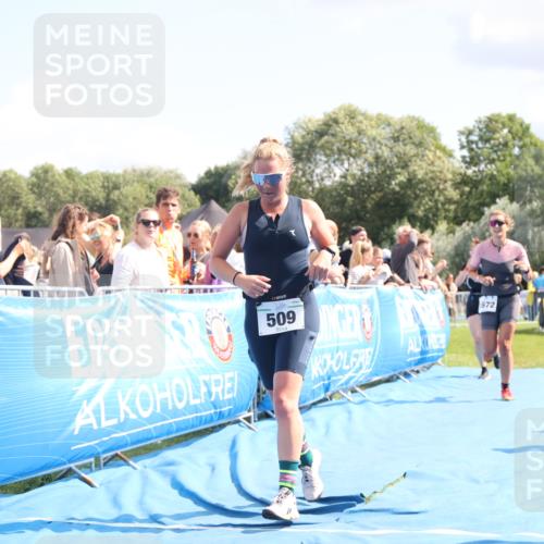 25.08.2024 - Elbe Triathlon Hamburg H.Heesch http://msf.ph/oto/6878977 25.08.2024 11:50:12 Ziel 411, 509, 1672 meine-sportfotos.de