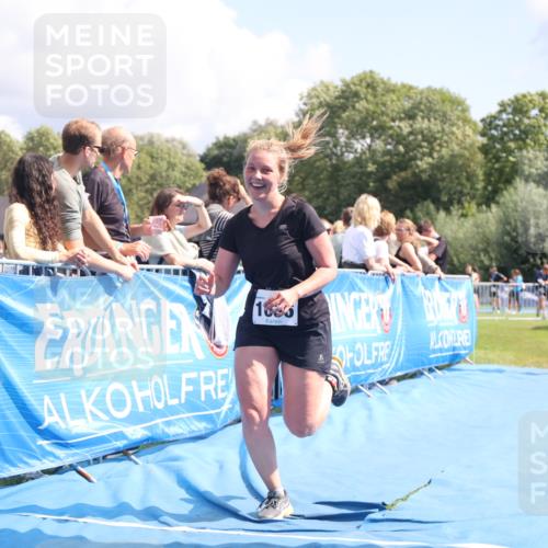 25.08.2024 - Elbe Triathlon Hamburg H.Heesch http://msf.ph/oto/6878978 25.08.2024 12:12:39 Ziel 1528, 1636, 1679 meine-sportfotos.de