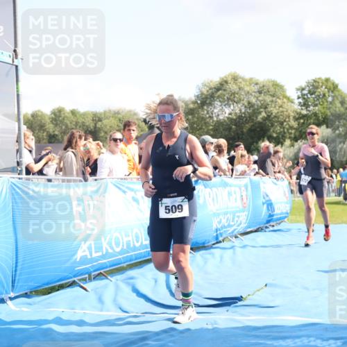 25.08.2024 - Elbe Triathlon Hamburg H.Heesch http://msf.ph/oto/6878982 25.08.2024 11:50:12 Ziel 411, 509, 1672 meine-sportfotos.de
