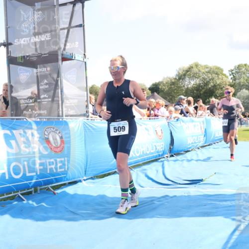 25.08.2024 - Elbe Triathlon Hamburg H.Heesch http://msf.ph/oto/6879000 25.08.2024 11:50:13 Ziel 411, 509, 1672 meine-sportfotos.de