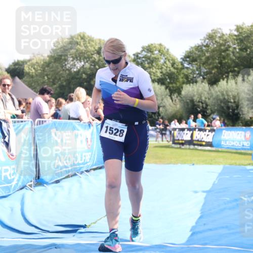 25.08.2024 - Elbe Triathlon Hamburg H.Heesch http://msf.ph/oto/6879003 25.08.2024 12:12:43 Ziel 1528, 1636, 1679 meine-sportfotos.de