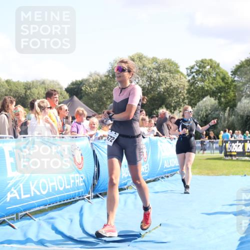 25.08.2024 - Elbe Triathlon Hamburg H.Heesch http://msf.ph/oto/6879015 25.08.2024 11:50:14 Ziel 411, 509, 1672 meine-sportfotos.de