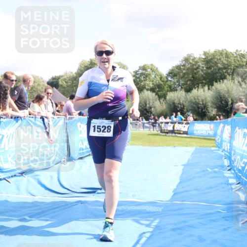 25.08.2024 - Elbe Triathlon Hamburg H.Heesch http://msf.ph/oto/6879020 25.08.2024 12:12:44 Ziel 1528, 1636 meine-sportfotos.de