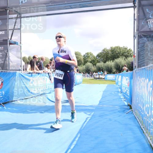 25.08.2024 - Elbe Triathlon Hamburg H.Heesch http://msf.ph/oto/6879030 25.08.2024 12:12:44 Ziel 1528, 1636 meine-sportfotos.de