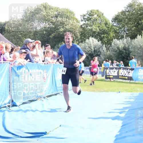 25.08.2024 - Elbe Triathlon Hamburg H.Heesch http://msf.ph/oto/6879061 25.08.2024 11:50:27 Ziel 1414 meine-sportfotos.de
