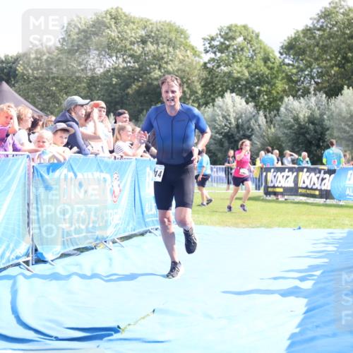 25.08.2024 - Elbe Triathlon Hamburg H.Heesch http://msf.ph/oto/6879063 25.08.2024 11:50:27 Ziel 1414 meine-sportfotos.de