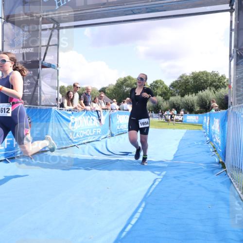 25.08.2024 - Elbe Triathlon Hamburg H.Heesch http://msf.ph/oto/6879067 25.08.2024 12:12:56 Ziel 1612, 1656 meine-sportfotos.de