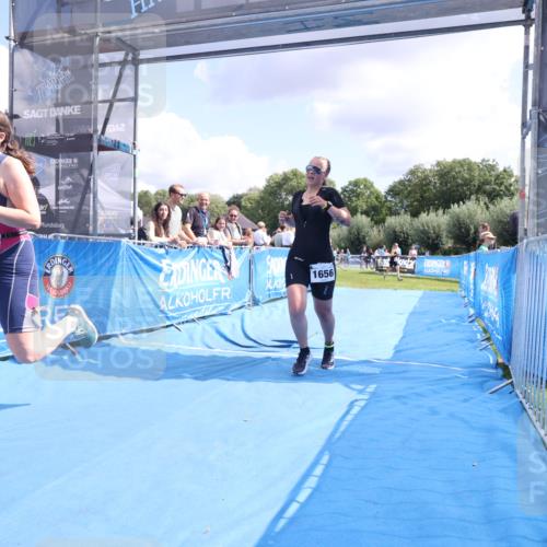 25.08.2024 - Elbe Triathlon Hamburg H.Heesch http://msf.ph/oto/6879069 25.08.2024 12:12:56 Ziel 1612, 1656 meine-sportfotos.de