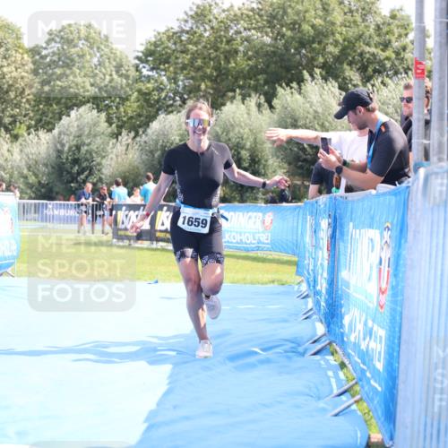 25.08.2024 - Elbe Triathlon Hamburg H.Heesch http://msf.ph/oto/6879073 25.08.2024 12:13:38 Ziel 1659 meine-sportfotos.de