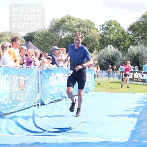 25.08.2024 - Elbe Triathlon Hamburg H.Heesch http://msf.ph/oto/6879076 25.08.2024 11:50:27 Ziel 1414 meine-sportfotos.de