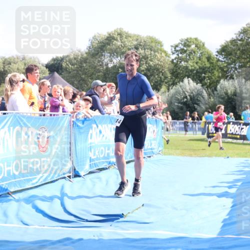 25.08.2024 - Elbe Triathlon Hamburg H.Heesch http://msf.ph/oto/6879078 25.08.2024 11:50:27 Ziel 1414 meine-sportfotos.de