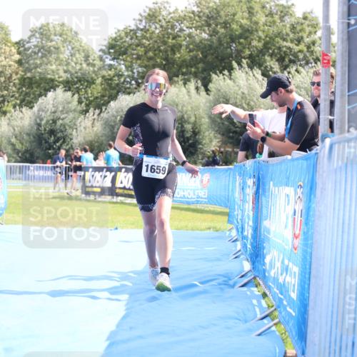 25.08.2024 - Elbe Triathlon Hamburg H.Heesch http://msf.ph/oto/6879079 25.08.2024 12:13:38 Ziel 1659 meine-sportfotos.de