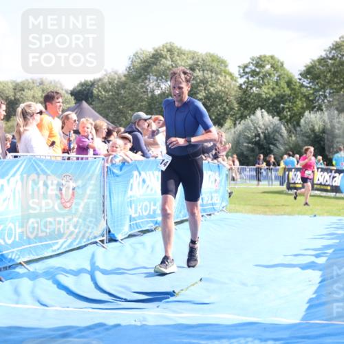 25.08.2024 - Elbe Triathlon Hamburg H.Heesch http://msf.ph/oto/6879080 25.08.2024 11:50:27 Ziel 1414 meine-sportfotos.de