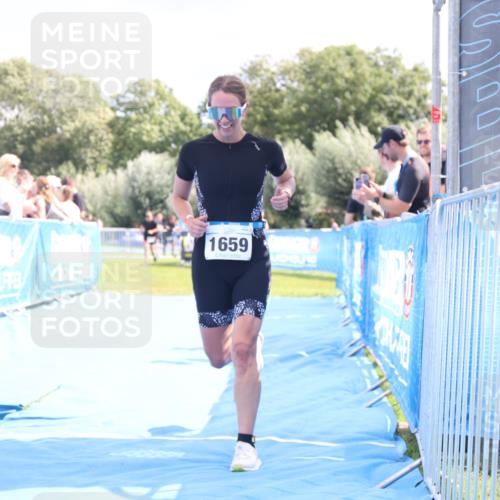 25.08.2024 - Elbe Triathlon Hamburg H.Heesch http://msf.ph/oto/6879083 25.08.2024 12:13:39 Ziel 1659 meine-sportfotos.de
