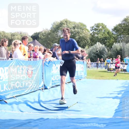25.08.2024 - Elbe Triathlon Hamburg H.Heesch http://msf.ph/oto/6879085 25.08.2024 11:50:27 Ziel 1414 meine-sportfotos.de