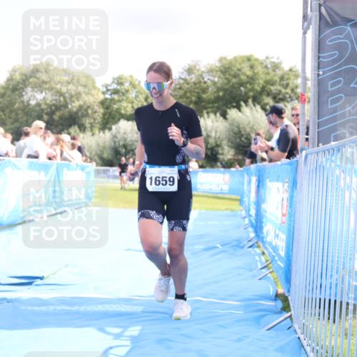 25.08.2024 - Elbe Triathlon Hamburg H.Heesch http://msf.ph/oto/6879086 25.08.2024 12:13:39 Ziel 1659 meine-sportfotos.de