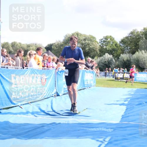 25.08.2024 - Elbe Triathlon Hamburg H.Heesch http://msf.ph/oto/6879093 25.08.2024 11:50:28 Ziel 1414 meine-sportfotos.de