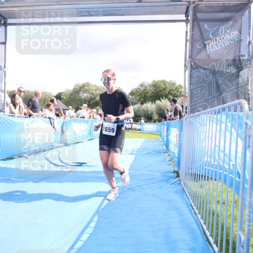 25.08.2024 - Elbe Triathlon Hamburg H.Heesch http://msf.ph/oto/6879096 25.08.2024 12:13:39 Ziel 1659 meine-sportfotos.de