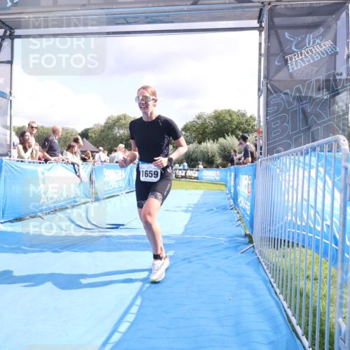 25.08.2024 - Elbe Triathlon Hamburg H.Heesch http://msf.ph/oto/6879098 25.08.2024 12:13:40 Ziel 1659 meine-sportfotos.de