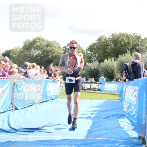 25.08.2024 - Elbe Triathlon Hamburg H.Heesch http://msf.ph/oto/6879111 25.08.2024 11:50:40 Ziel 790 meine-sportfotos.de