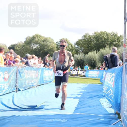 25.08.2024 - Elbe Triathlon Hamburg H.Heesch http://msf.ph/oto/6879117 25.08.2024 11:50:41 Ziel 790, 1502 meine-sportfotos.de