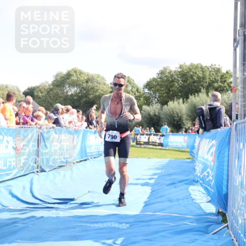 25.08.2024 - Elbe Triathlon Hamburg H.Heesch http://msf.ph/oto/6879121 25.08.2024 11:50:41 Ziel 790, 1502 meine-sportfotos.de