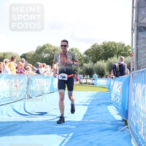 25.08.2024 - Elbe Triathlon Hamburg H.Heesch http://msf.ph/oto/6879128 25.08.2024 11:50:41 Ziel 790, 1502 meine-sportfotos.de