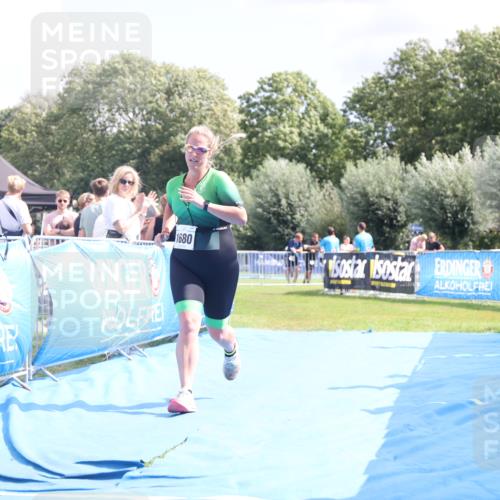 25.08.2024 - Elbe Triathlon Hamburg H.Heesch http://msf.ph/oto/6879129 25.08.2024 12:13:58 Ziel 1680 meine-sportfotos.de