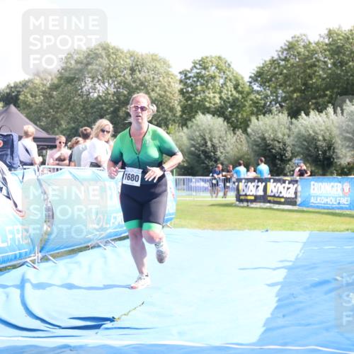 25.08.2024 - Elbe Triathlon Hamburg H.Heesch http://msf.ph/oto/6879133 25.08.2024 12:13:58 Ziel 1680 meine-sportfotos.de