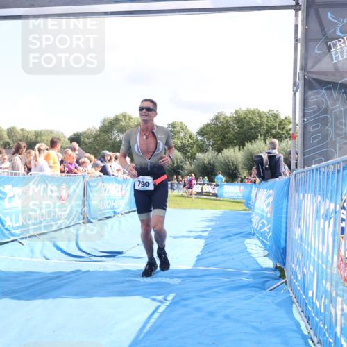 25.08.2024 - Elbe Triathlon Hamburg H.Heesch http://msf.ph/oto/6879137 25.08.2024 11:50:41 Ziel 790, 1502 meine-sportfotos.de