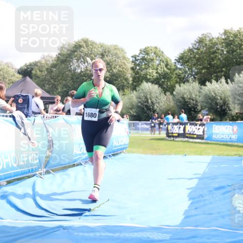 25.08.2024 - Elbe Triathlon Hamburg H.Heesch http://msf.ph/oto/6879140 25.08.2024 12:13:59 Ziel 1680 meine-sportfotos.de