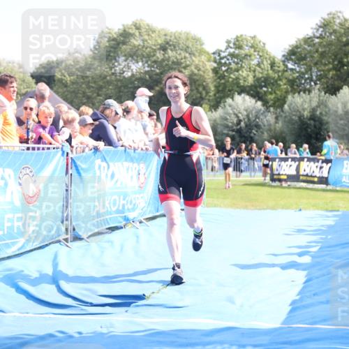 25.08.2024 - Elbe Triathlon Hamburg H.Heesch http://msf.ph/oto/6879159 25.08.2024 11:50:49 Ziel 1502, 1587 meine-sportfotos.de