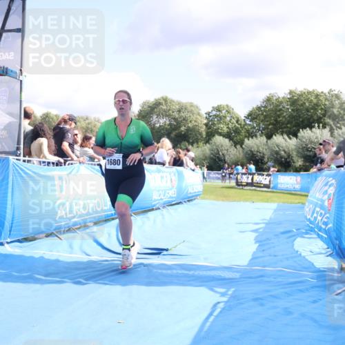 25.08.2024 - Elbe Triathlon Hamburg H.Heesch http://msf.ph/oto/6879160 25.08.2024 12:13:59 Ziel 1680 meine-sportfotos.de