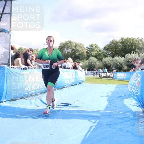 25.08.2024 - Elbe Triathlon Hamburg H.Heesch http://msf.ph/oto/6879162 25.08.2024 12:13:59 Ziel 1680 meine-sportfotos.de