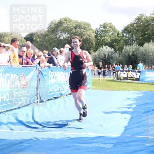 25.08.2024 - Elbe Triathlon Hamburg H.Heesch http://msf.ph/oto/6879165 25.08.2024 11:50:49 Ziel 1502, 1587 meine-sportfotos.de