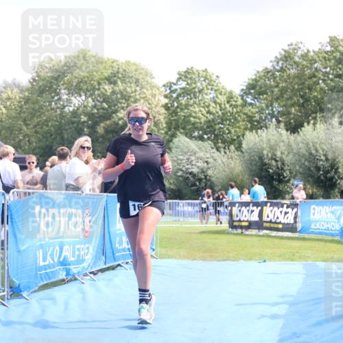 25.08.2024 - Elbe Triathlon Hamburg H.Heesch http://msf.ph/oto/6879172 25.08.2024 12:14:08 Ziel 1681 meine-sportfotos.de