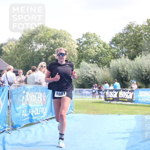 25.08.2024 - Elbe Triathlon Hamburg H.Heesch http://msf.ph/oto/6879177 25.08.2024 12:14:08 Ziel 1681 meine-sportfotos.de