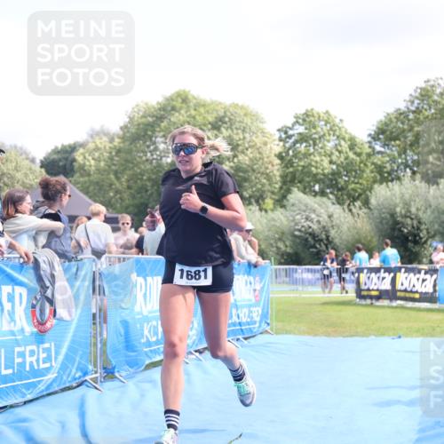 25.08.2024 - Elbe Triathlon Hamburg H.Heesch http://msf.ph/oto/6879189 25.08.2024 12:14:08 Ziel 1681 meine-sportfotos.de