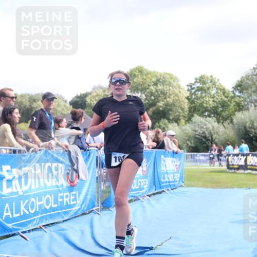 25.08.2024 - Elbe Triathlon Hamburg H.Heesch http://msf.ph/oto/6879201 25.08.2024 12:14:08 Ziel 1681 meine-sportfotos.de