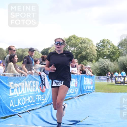 25.08.2024 - Elbe Triathlon Hamburg H.Heesch http://msf.ph/oto/6879205 25.08.2024 12:14:09 Ziel 1681 meine-sportfotos.de