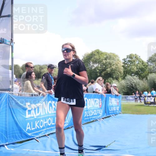 25.08.2024 - Elbe Triathlon Hamburg H.Heesch http://msf.ph/oto/6879212 25.08.2024 12:14:09 Ziel 1681 meine-sportfotos.de
