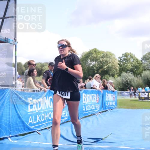 25.08.2024 - Elbe Triathlon Hamburg H.Heesch http://msf.ph/oto/6879214 25.08.2024 12:14:09 Ziel 1681 meine-sportfotos.de