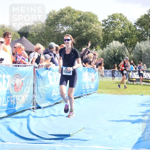 25.08.2024 - Elbe Triathlon Hamburg H.Heesch http://msf.ph/oto/6879215 25.08.2024 11:50:55 Ziel 1502, 1587 meine-sportfotos.de