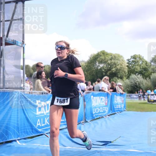 25.08.2024 - Elbe Triathlon Hamburg H.Heesch http://msf.ph/oto/6879218 25.08.2024 12:14:09 Ziel 1681 meine-sportfotos.de